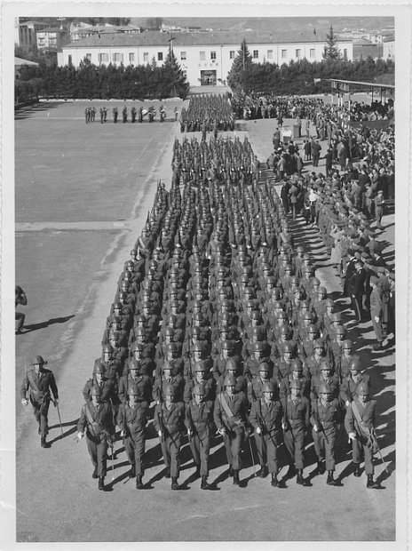 GIURAMENTO  42° CORSO AUC ASCOLI PICENO - 27 febb 1966 - SFILANO LE COMPAGNIE